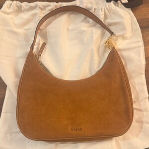 STAUD SYLVIE SHOULDER BAG | TAN SUEDE